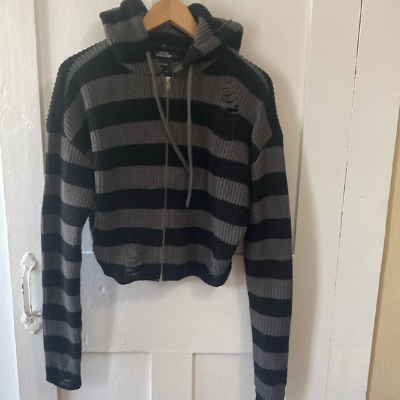 social collison Tops - Social Collision Black and Gray Boxy Crop Hoodie
